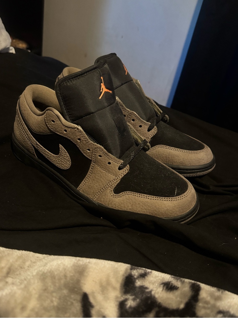Air Jordan 1 Low “Dark Olive”